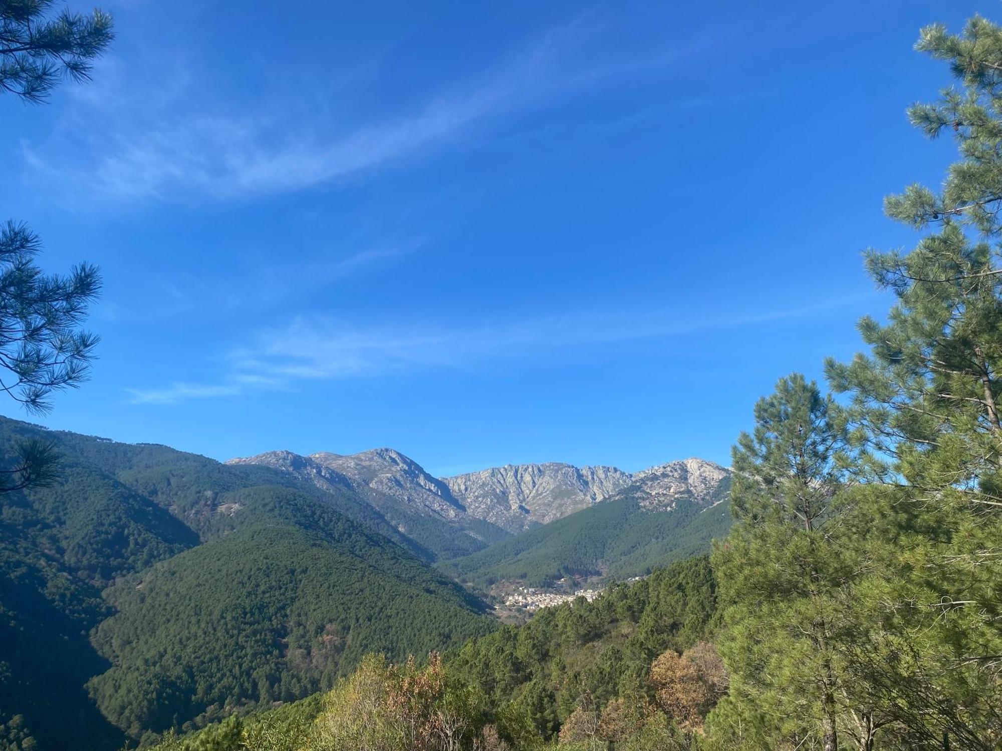 Hostal Cielo De Gredos กิซานโด ภายนอก รูปภาพ